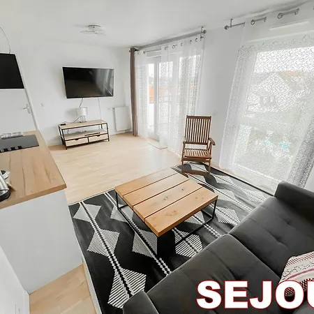 Grand T2 Neuf • Parking Prive • Metro 8 • Balcon * Créteil