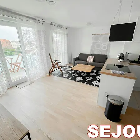 Grand T2 Neuf • Parking Prive • Metro 8 • Balcon Créteil